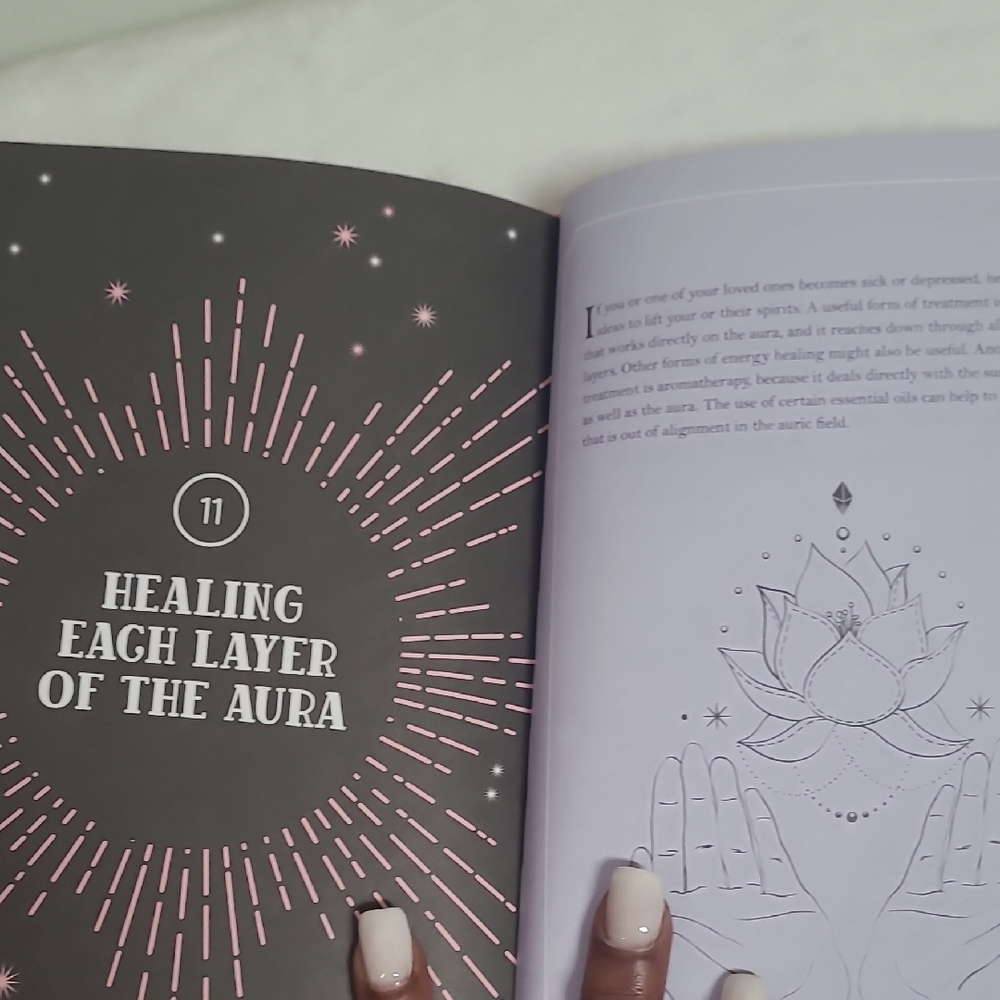 Red 'In Focus: Auras' Guidebook - Picture 4 of 5
